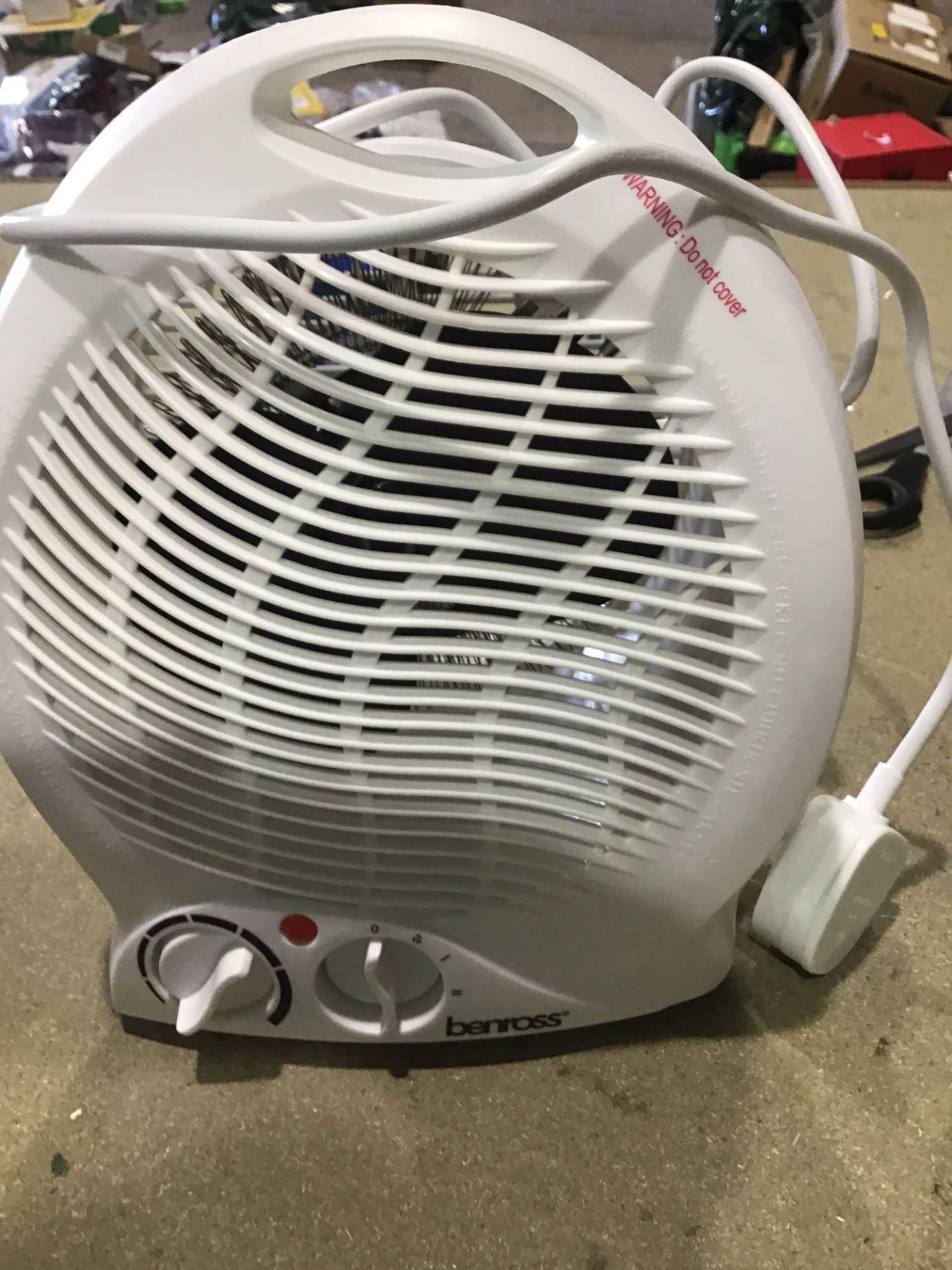 Benross 2000W Portable Fan Heater with Carry Handle White with Heat and Cooling - Image 3 of 4