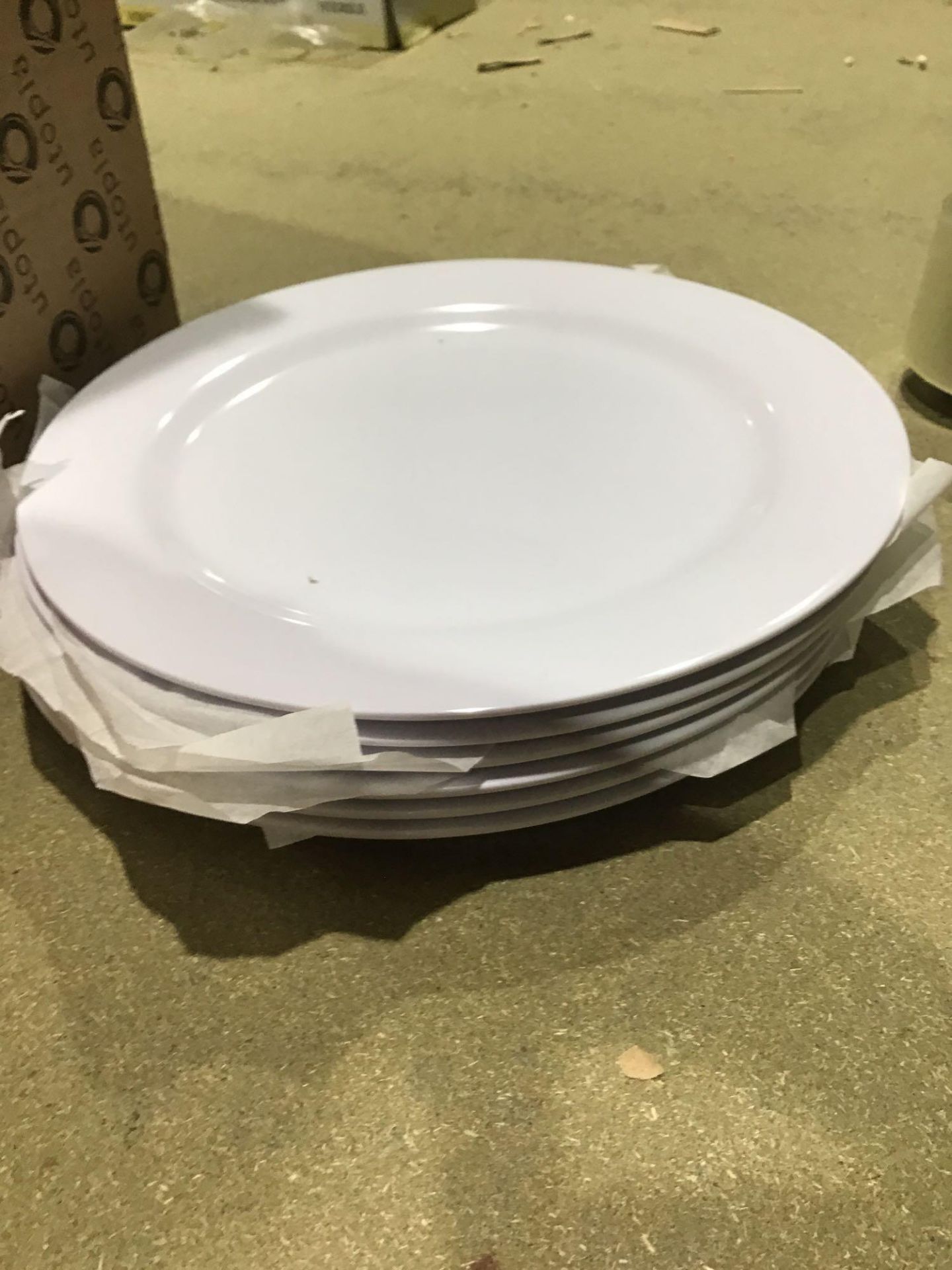 Utopia Melamine Dinnerware, JMP206-000000-B01006, Wide Rimmed Plate 9" (23cm) (Box of 6) -£16.32 RRP