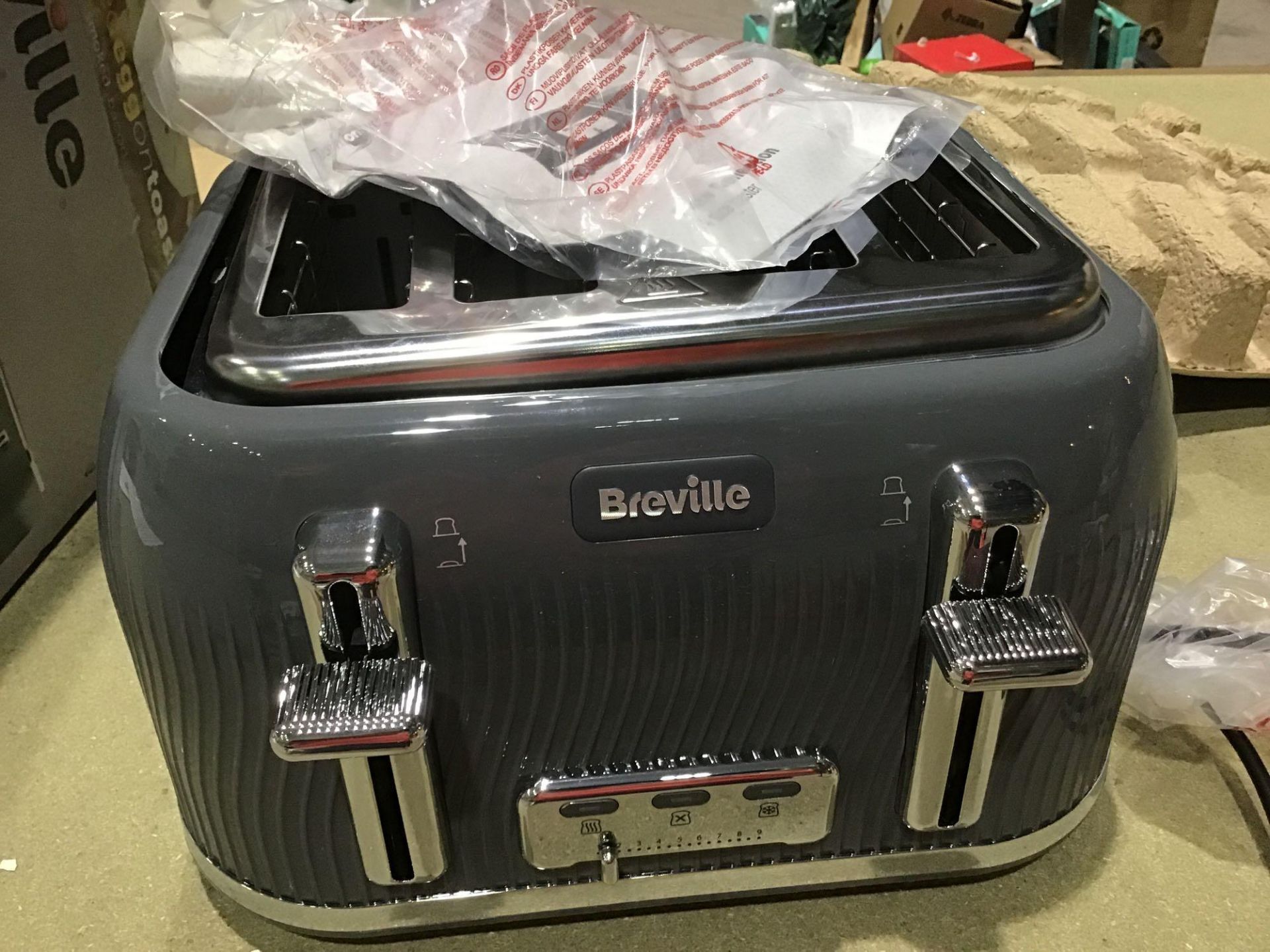 Breville VKT892 Flow 4-Slice Toaster with High-Lift and Wide Slots, Grey £42.99 RRP - Image 3 of 4