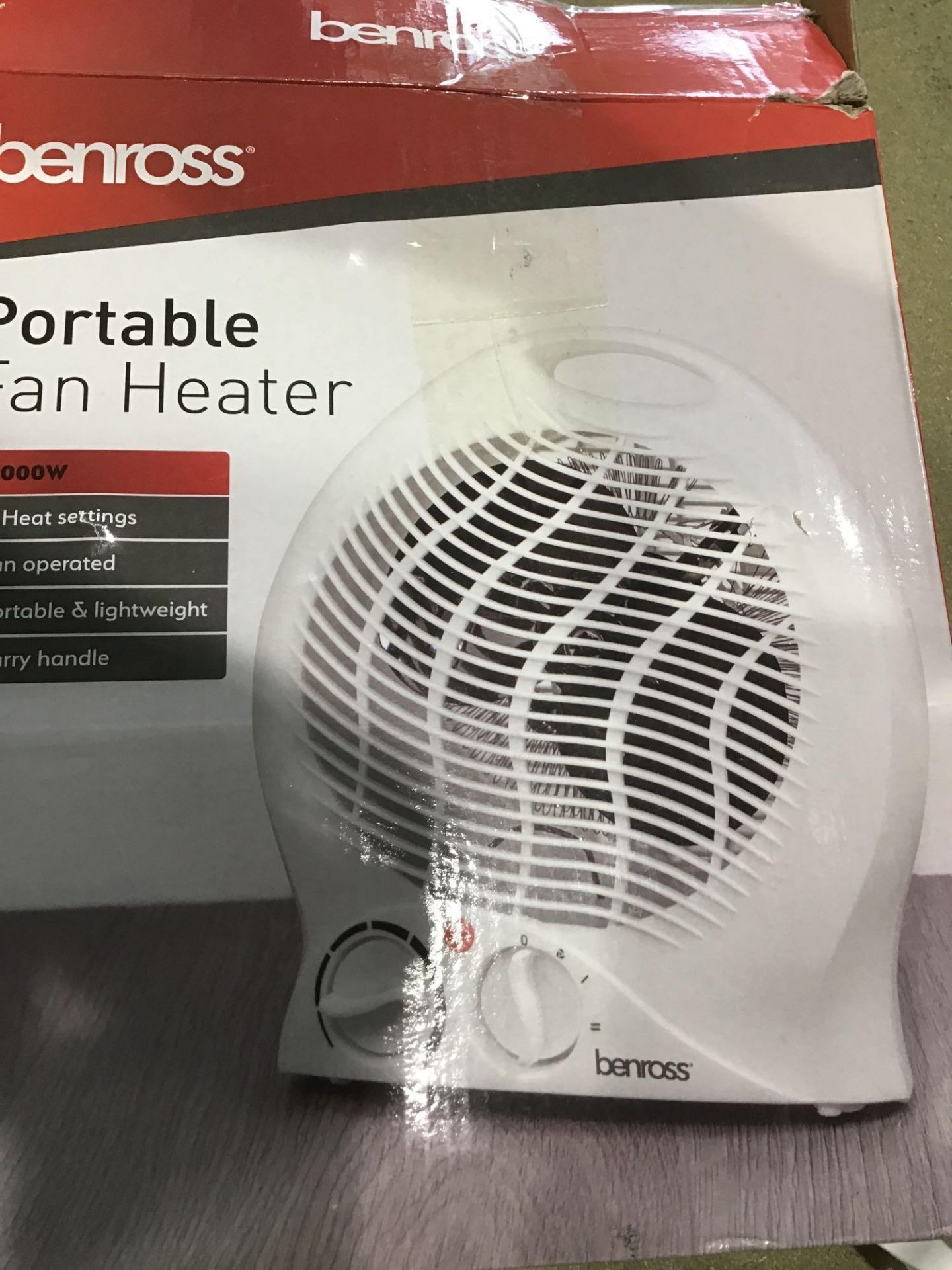 Benross 2000W Portable Fan Heater with Carry Handle White with Heat and Cooling - Image 2 of 4