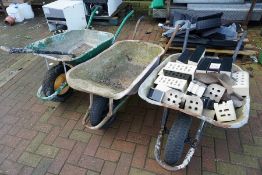 3no. Wheelbarrows, 1no. Shovel and Quantity of Gloss Finished Engineered Bricks as Lotted