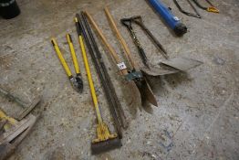 7no. Various Hand Tools Comprising; Secateurs, 2no. Shovels, Scraper