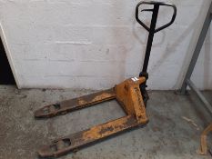 Challenger25 Pallet Truck as Lotted, Collection Strictly Tuesday 3 March 8:30 - 5:30