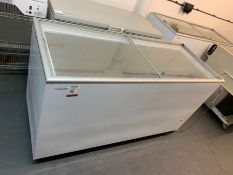 Tefcold IC500 SC Glass Topped Chest Freezer, Spares or Repair Only due to Plug Damage