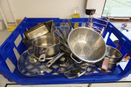 Quantity of Various Kitchen Sundries as Illustrated, Lot Located in Block: 5 Room: 6