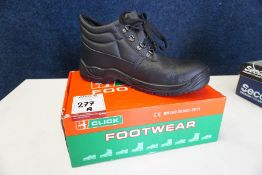 Click Footwear D/D Chukka M-sole Black Size 42 Shoes, Lot is Located Main Building, Room: Kitchen