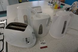 3no. Domestic Kettles and Domestic Toaster as Lotted, Lot Located in Block: 5 Room: 6