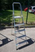 Texas 5-tread Aluminium Ladder Working Height: 1100mm Please Note: There is VAT on the Hammer