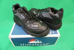 Himilayan 4010 Safety Trainers, Size: 8