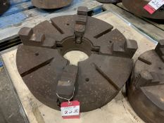 4-Jaw Chuck, 495mm dia, 160mm centre. Purchasers to confirm dimensions