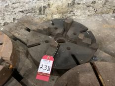 4-Jaw Chuck, 505mm dia, 140mm centre. Purchasers to confirm dimensions