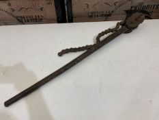 Chain Pipe Wrench as Lotted