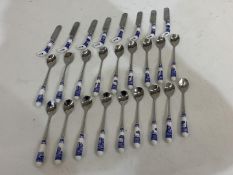 18no. Spode Teaspoons and 8no. Spode Spreaders