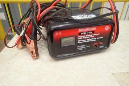 Motomaster 50/10/2A-12V Manual Battery Charger w/ Engine Start.