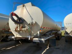 2001 Columbia Tri-Axle Tank Trailer VIN#: 2C9LCA3U211026043