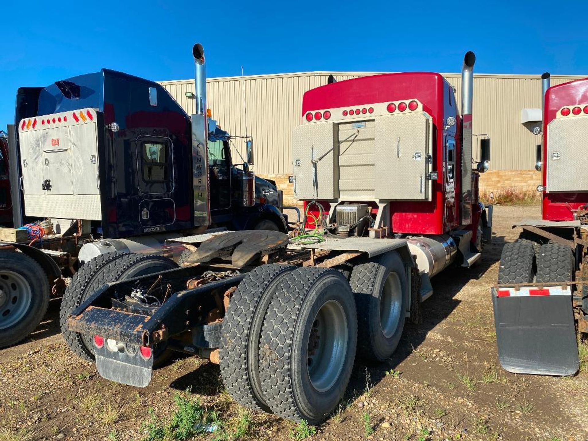 2013 Kenworth T800 T/A Truck, VIN # 1XKDDP0X0DJ962718 - Image 3 of 25