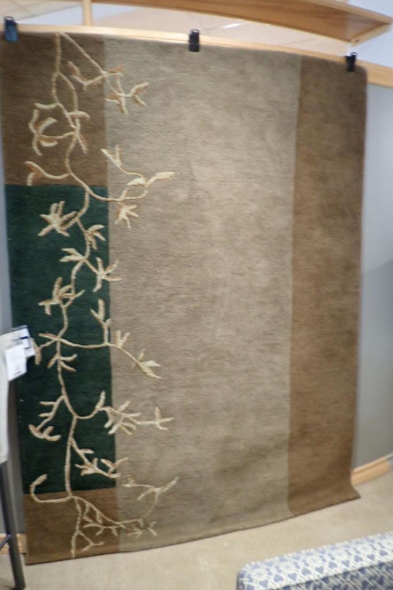 Heritage Hall 6'x8' Area Rug.