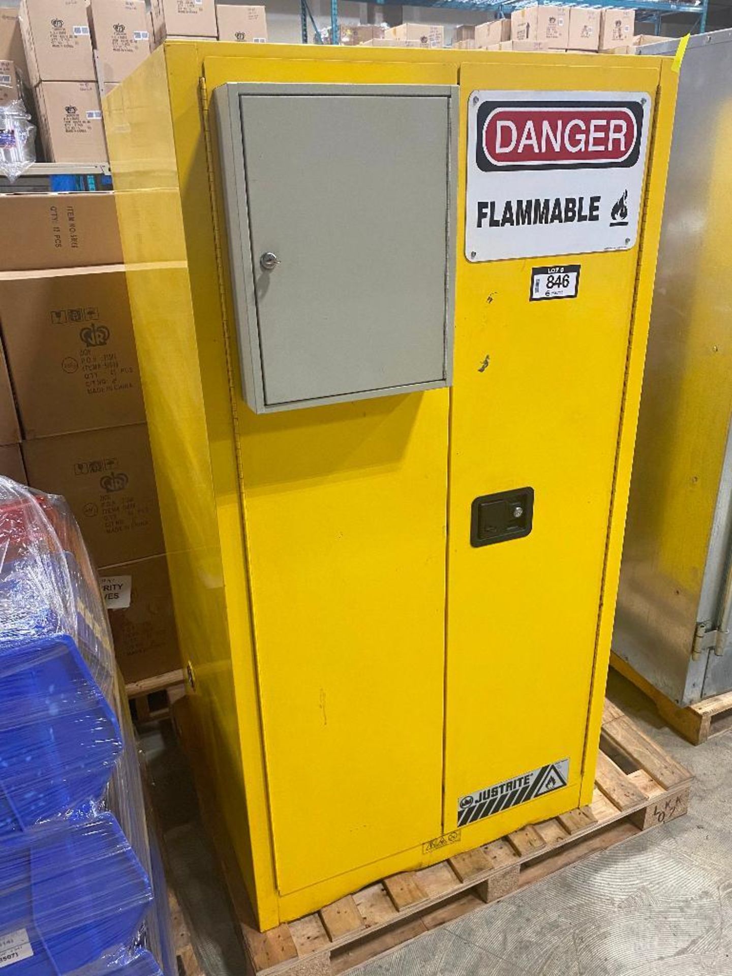 Justrite Flammable Storage Cabinet - Image 2 of 2