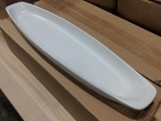 17.5" X 4" WHITE PORCELAIN CANOE PLATE, ARCOROC CAPITALE FJ827 - CASE OF 4 (1 BOX) - NEW