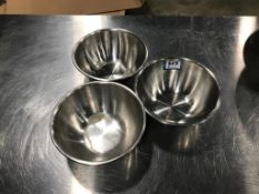 LOT OF 3 BROWNE 1QT STAINLESS STEEL MIXING BOWLS