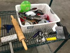 PLASTIC BASKET OF ASSORTED KITCHEN TOOLS