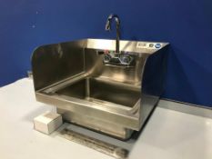 17" X 15.5" STAINLESS HAND SINK WITH SPLASHGUARDS, FAUCET GOOSE NECK, JOHNSON-ROSE 81501 -