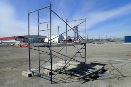 Lot of Scaffolding w/ 4 Ends and 4 Work Platforms.