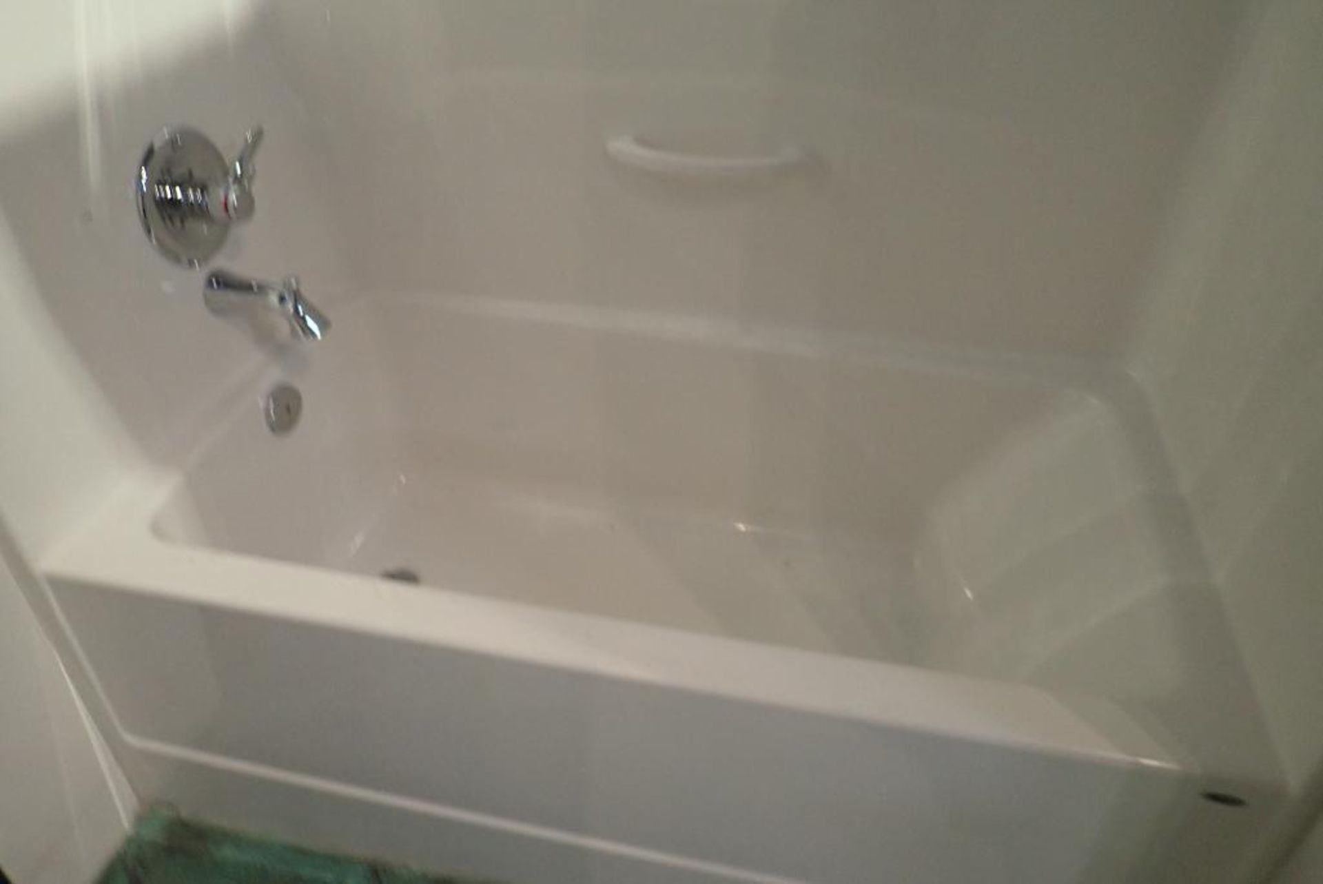 Maax TSEA Plus 60"x30" Tub/Shower Surround w/ Delta Faucet. - Image 2 of 3