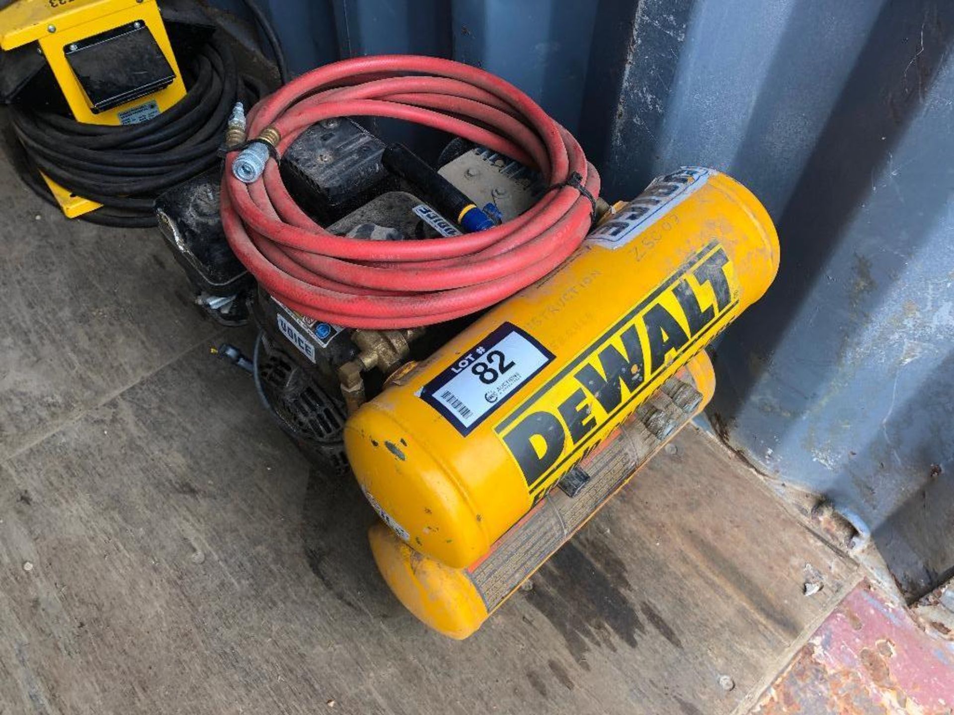 DeWalt Emglo Portable Air Compressor - Image 2 of 3