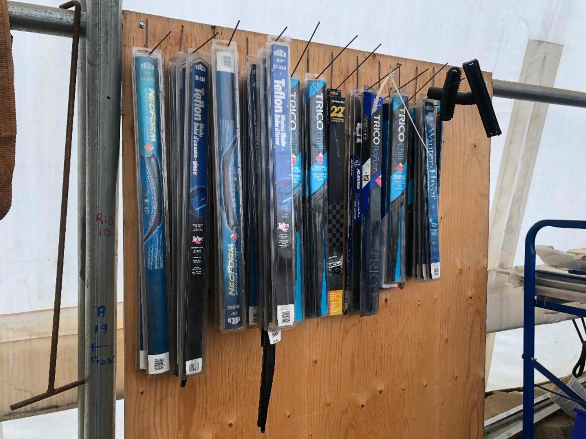 Lot of Asst. Windshield Wiper Blades