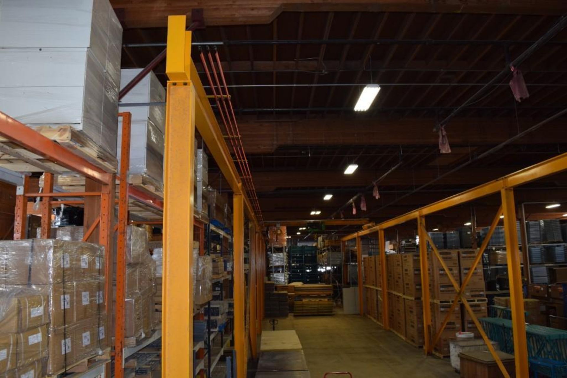 Stahl Crane Systems 2-TON Wire Rope Hoist, 20' Wide, 80' Run, Remote (Lightly Used) - Image 11 of 13