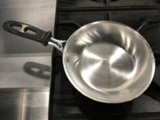 VOLLRATH 67907 WEAR-EVER 7" ALUMINUM FRY PAN, SILICONE HANDLE - NEW
