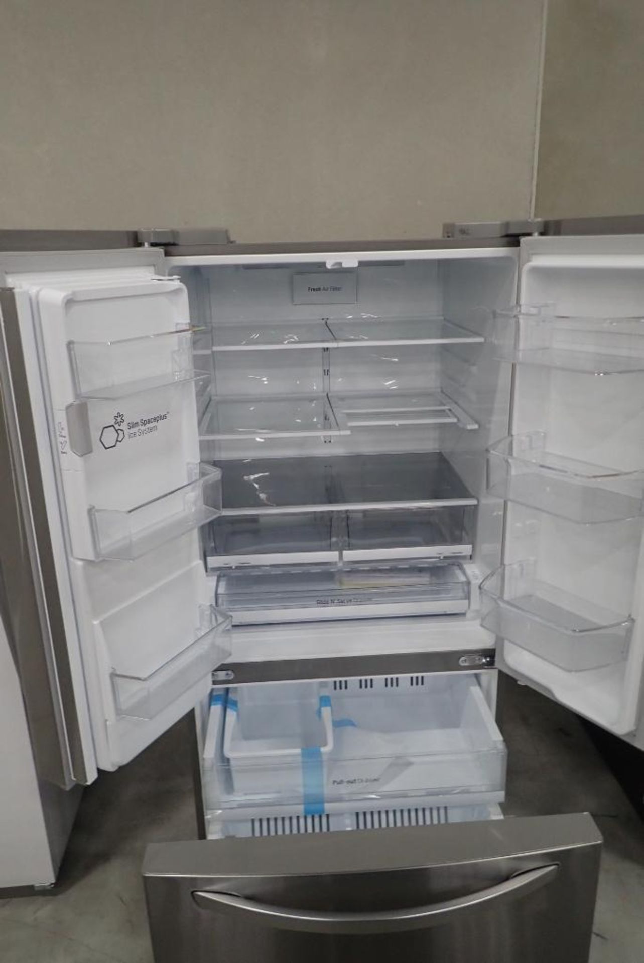 LG Inverter Linear LRFX825038 Stainless Steel French Door Refrigerator. - Image 3 of 5