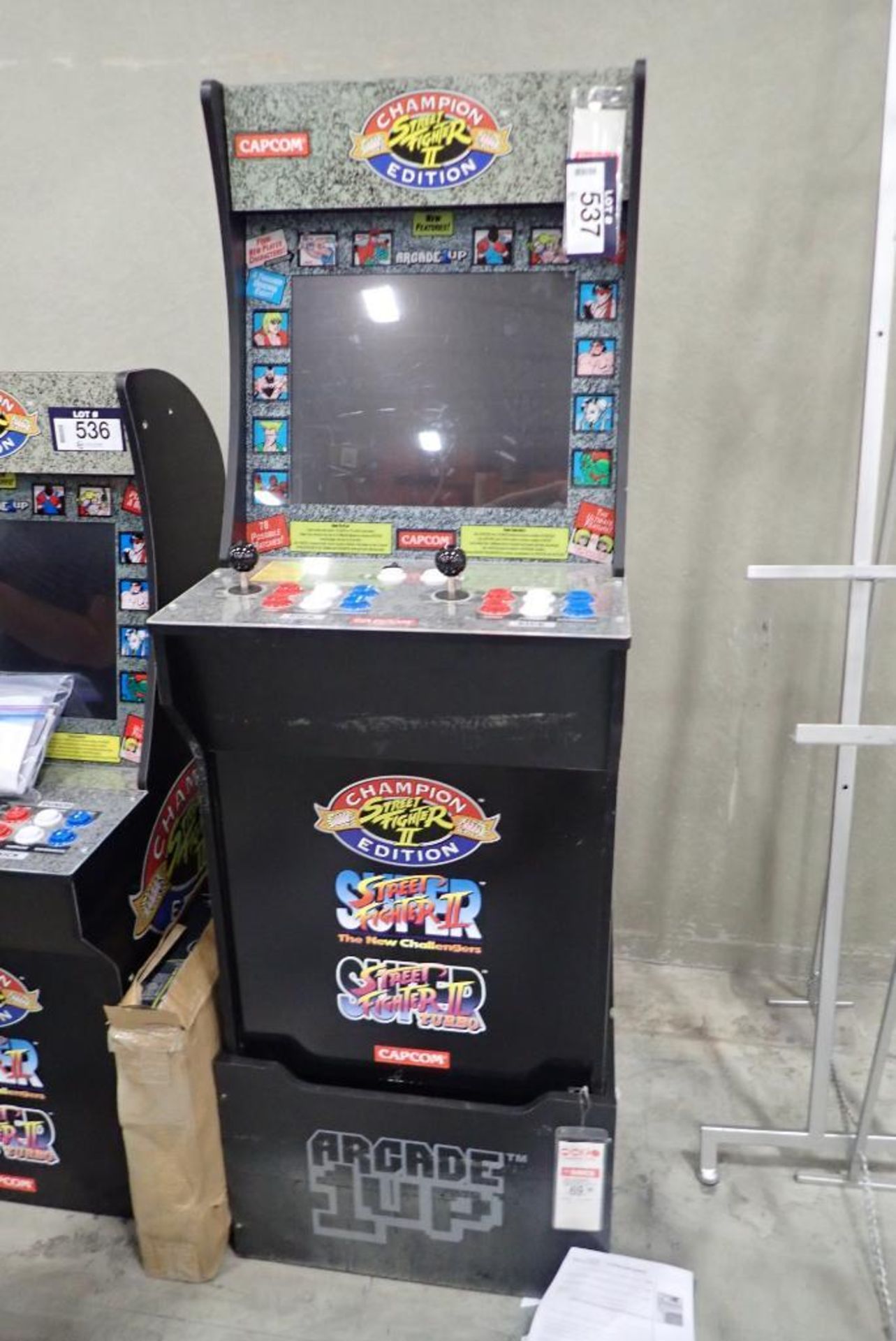 Capcom Street Fighter Classic Arcade Game w/ Riser.