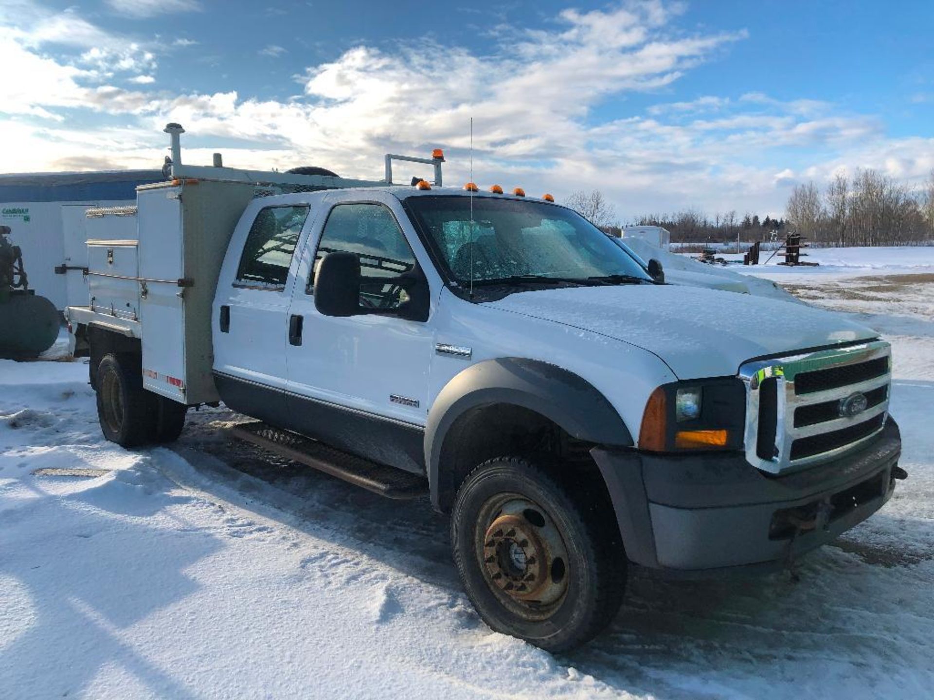 2005 Ford F-450 Service Body Pickup Truck, VIN # 1FDXW47P75EA40587 - Image 2 of 18