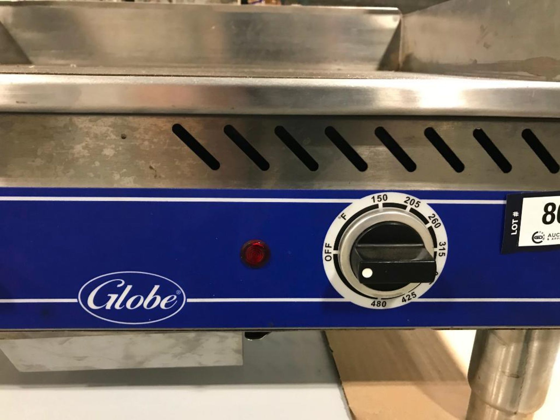 GLOBE GEG24 ELECTRIC COUNTERTOP GRIDDLE - 5600W - Image 3 of 4