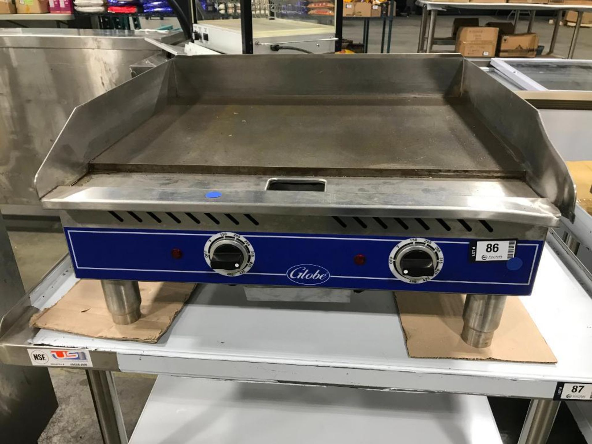 GLOBE GEG24 ELECTRIC COUNTERTOP GRIDDLE - 5600W