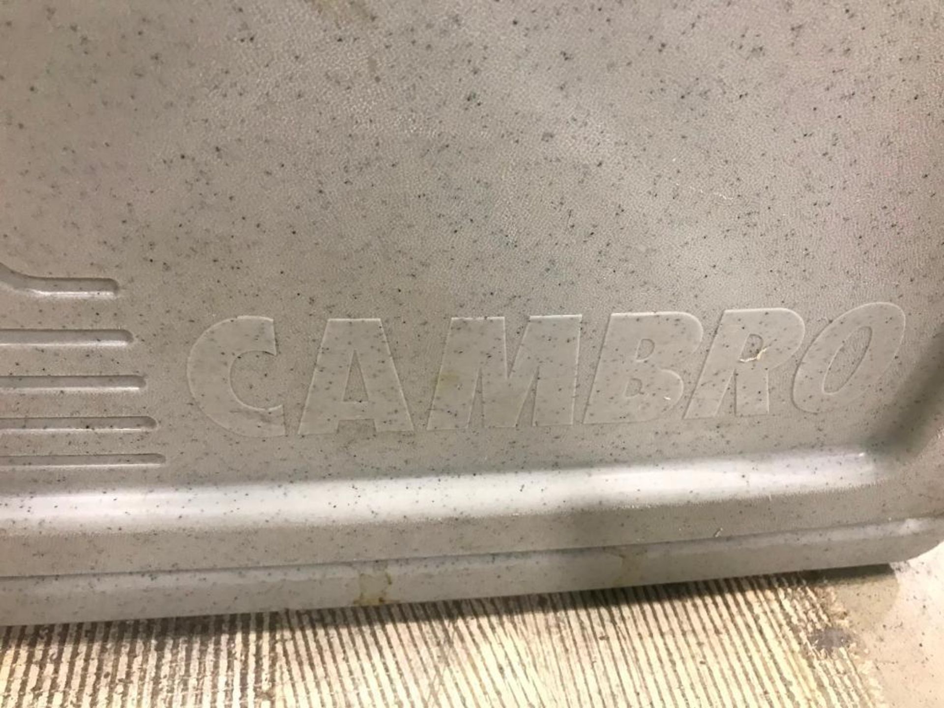 SPECKLED GREY CAMBRO UPCS400 ULTRA PAN CARRIER (DAMAGED) - Image 2 of 6