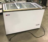 45.7" ICE CREAM DISPLAY CHEST FREEZER WITH FLAT GLASS TOP - OMCAN 45293