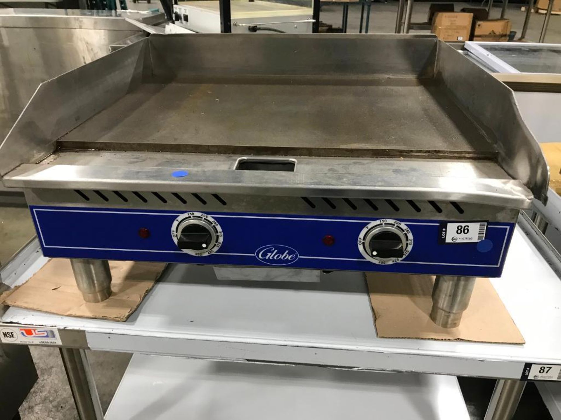 GLOBE GEG24 ELECTRIC COUNTERTOP GRIDDLE - 5600W - Image 4 of 4