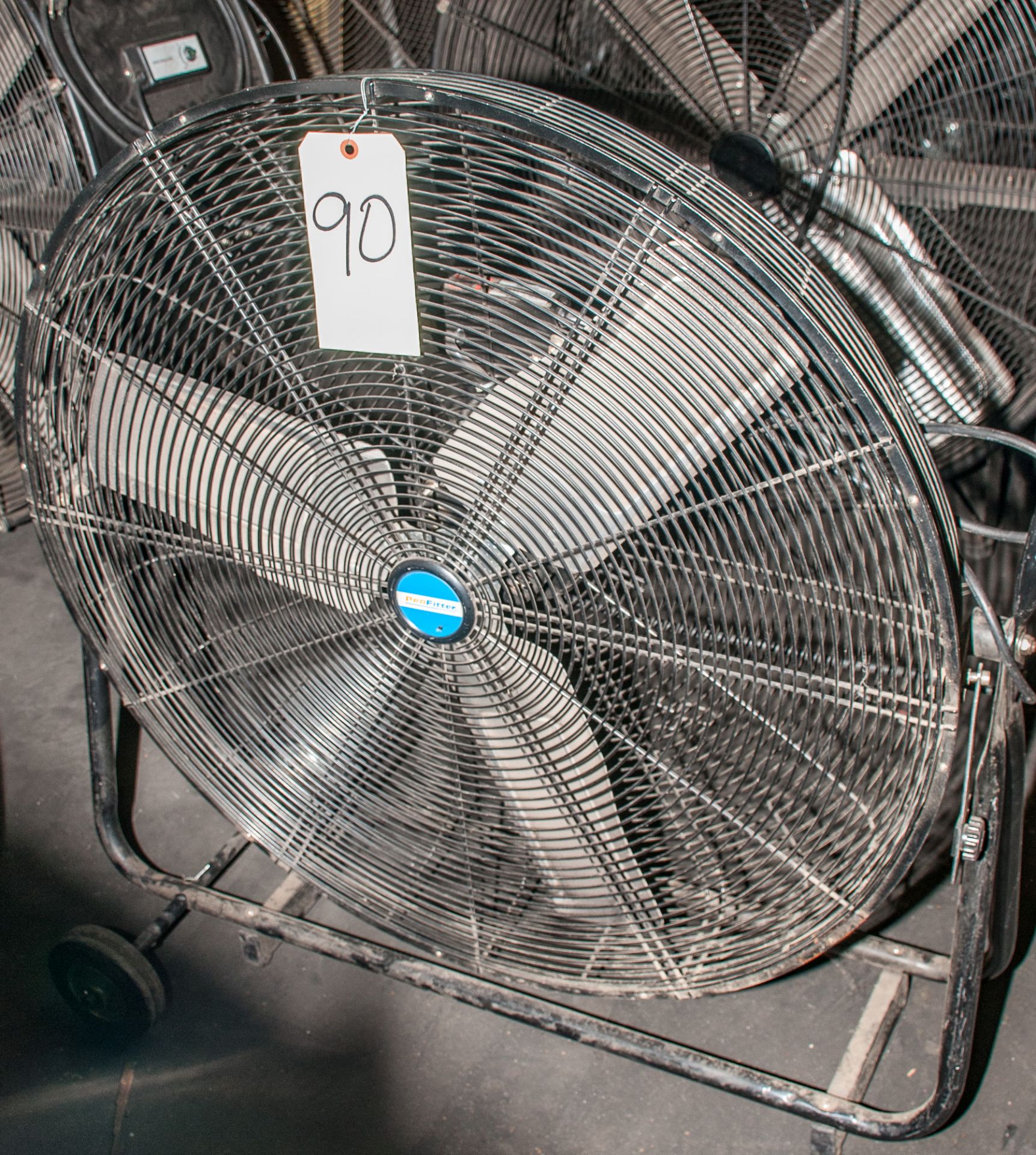 ProFitter 30" 2-Speed Barrel Fan