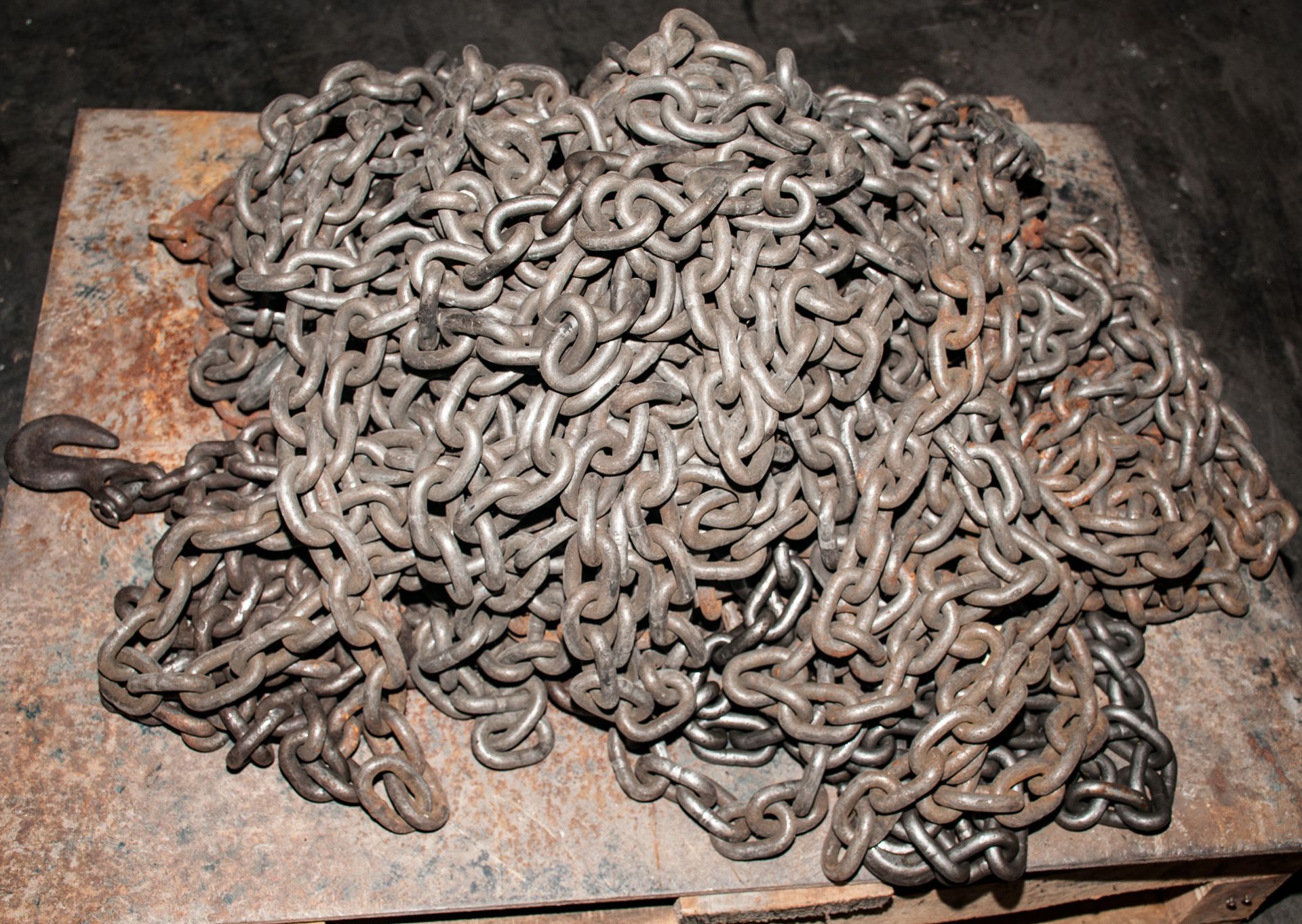 Barrel and Pallet of Choker Chains - Image 2 of 2