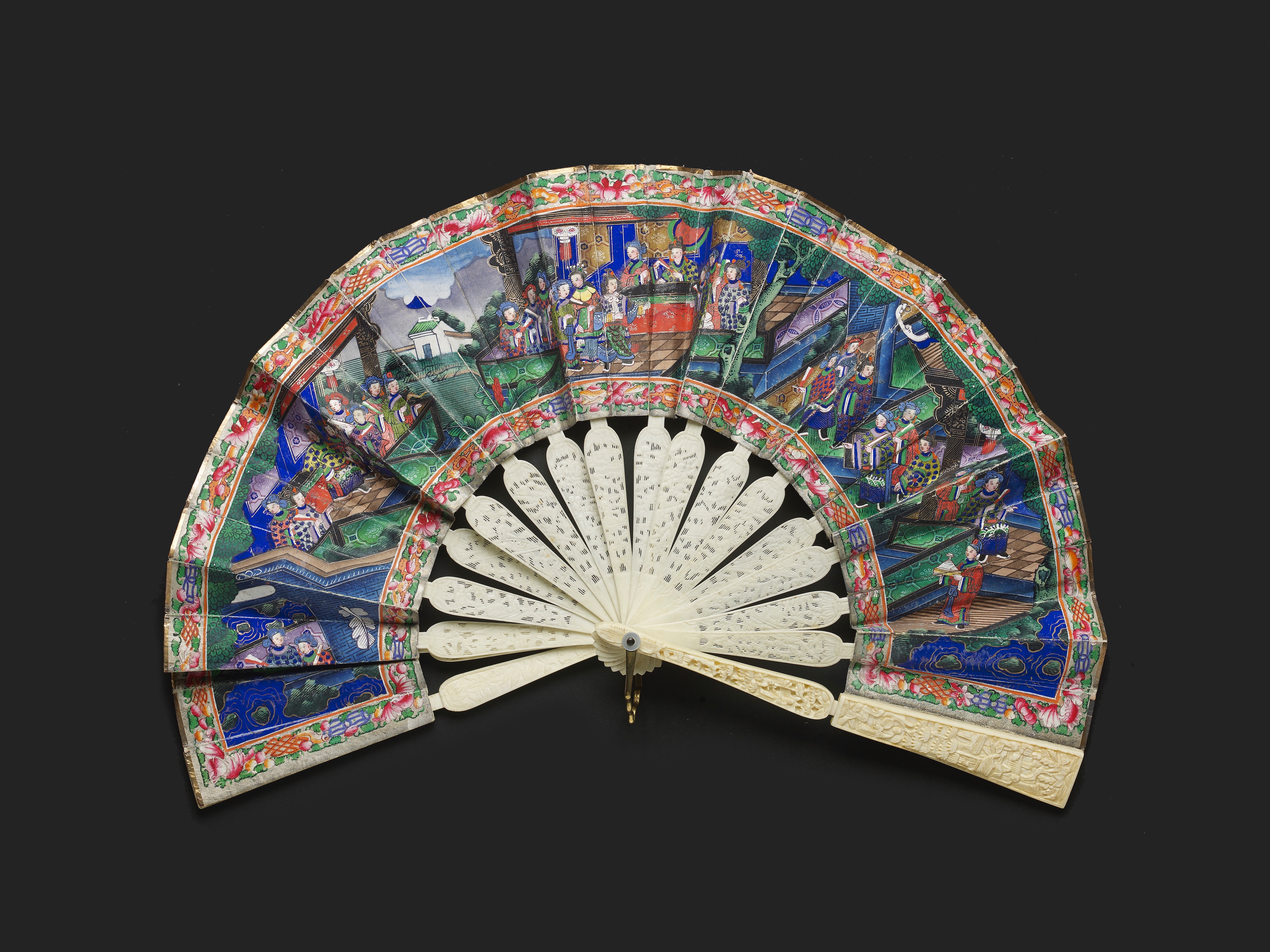 A CHINESE EXPORT TELESCOPIC MANDARIN IVORY FAN, QING DYNASTY, DAOGUANG PERIOD, CIRCA 1840