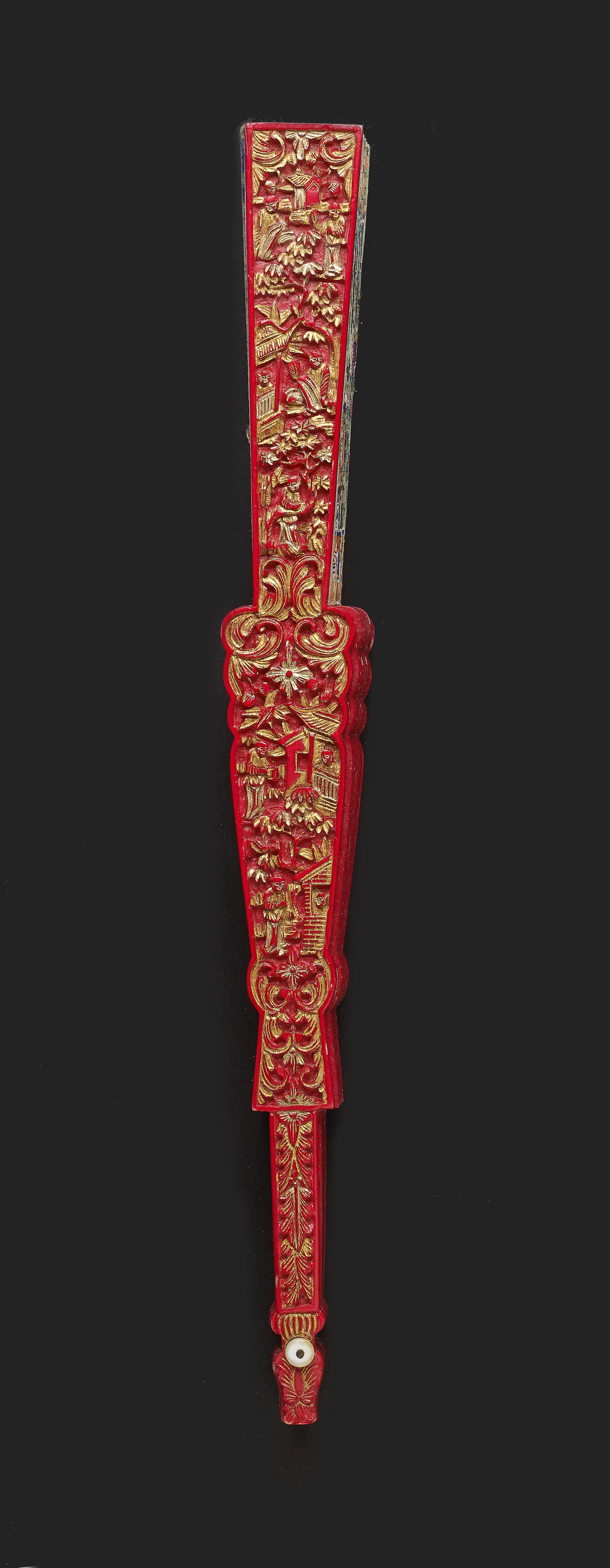 A CHINESE EXPORT RED STAINED IVORY MANDARIN FAN, QING DYNASTY, DAOGUANG PERIOD, CIRCA 1840 - Image 3 of 3