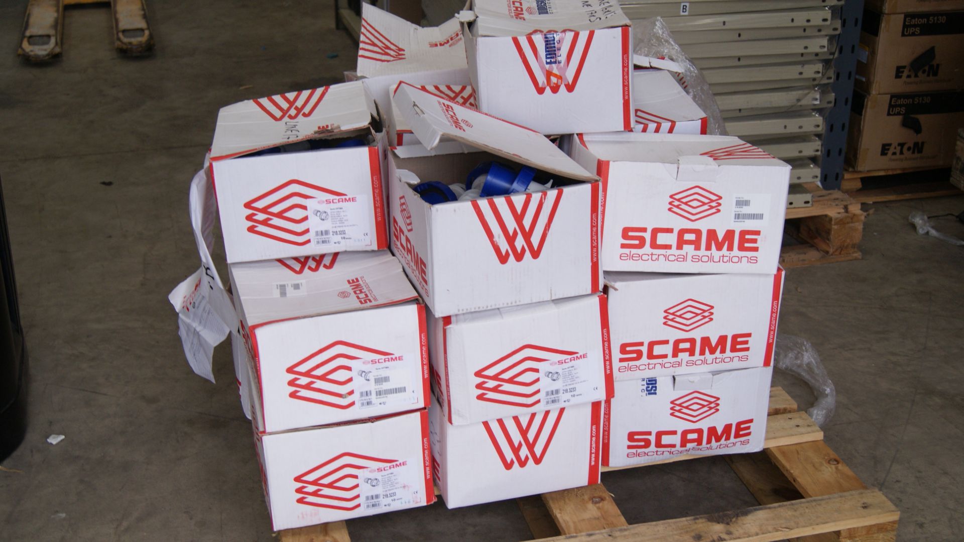 PALLET 25 BOXES OF 10 SCAME PLUGS