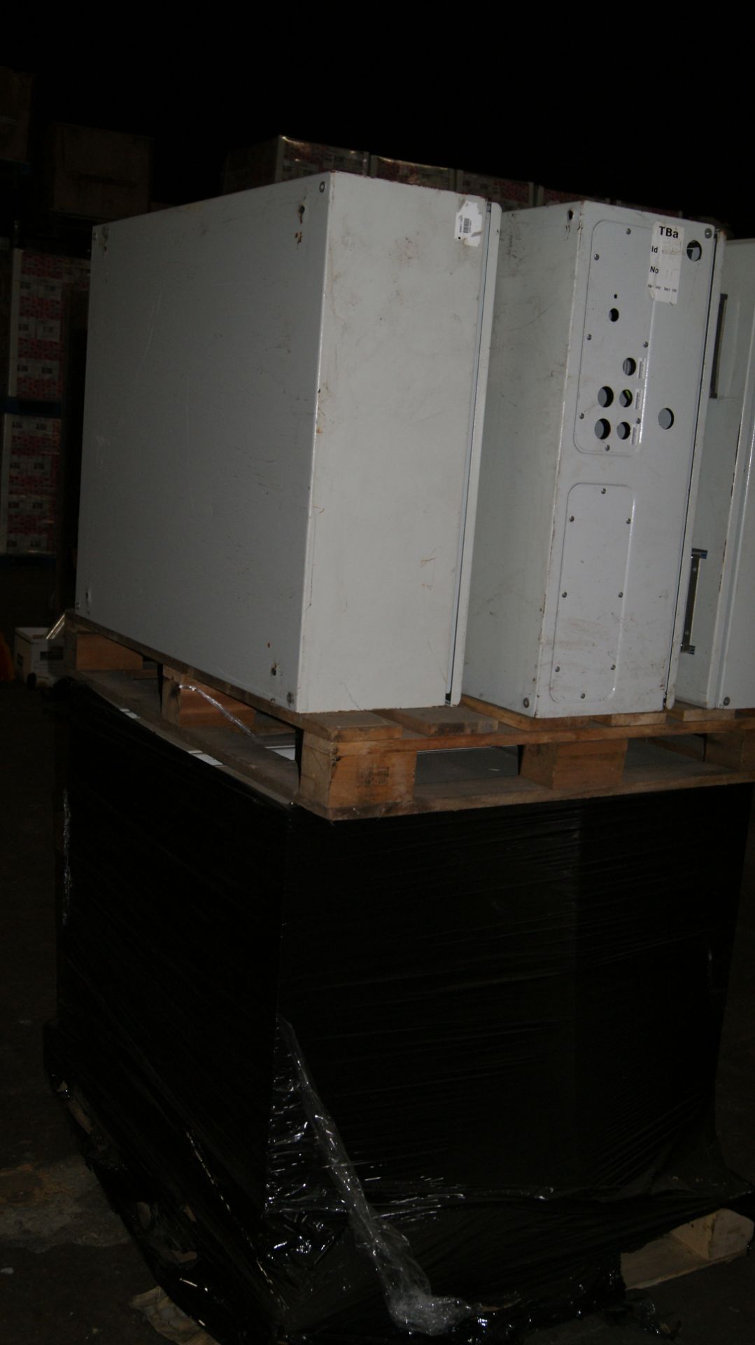 PALLET OF 6 EXTERNAL METAL ELECTRICAL ENCLOSURES - 1000MM X 800MM X 300MM- CONTENTS MAY VARY - Image 2 of 3