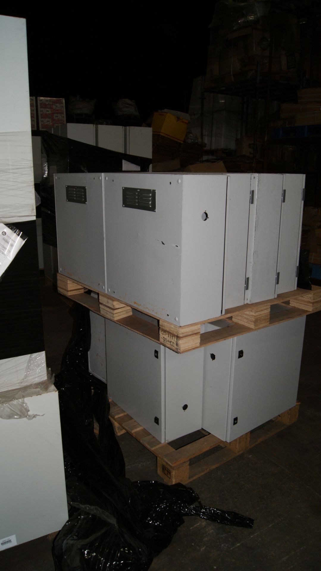 PALLET OF 13 EXTERNAL METAL ELECTRICAL ENCLOSURES - 7 AT 600MM X 600MM X 250MM - 1 AT 800MM X 600MM - Image 5 of 5