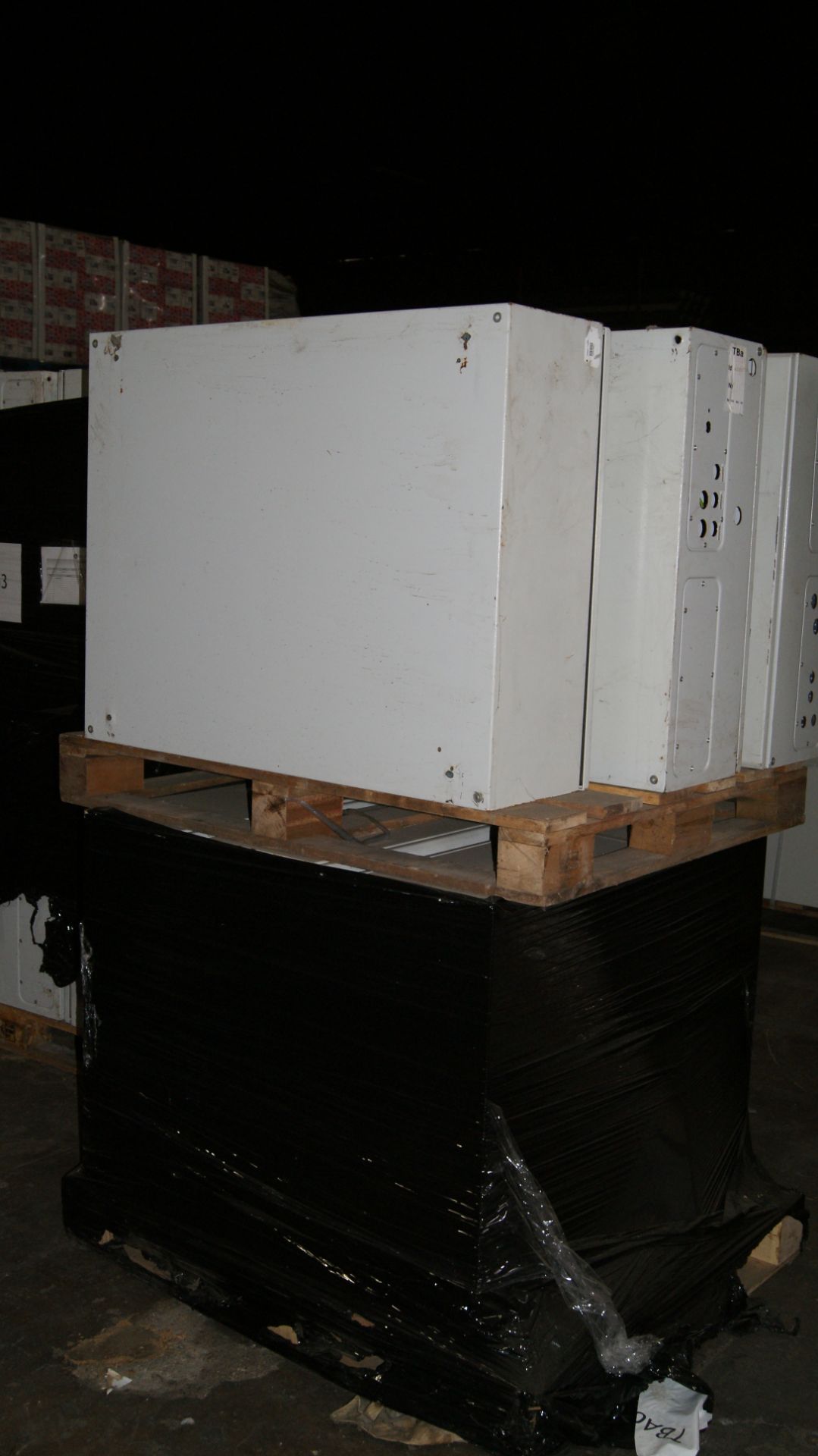 PALLET OF 6 EXTERNAL METAL ELECTRICAL ENCLOSURES - 1000MM X 800MM X 300MM- CONTENTS MAY VARY - Image 3 of 3