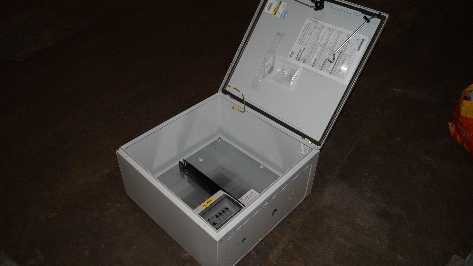 PALLET OF 18 EXTERNAL METAL ELECTRICAL ENCLOSURE - 600MM X 600MM X 300MM - Image 4 of 6