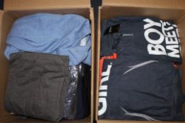 Lot to Contain 20 Assorted Brand New Clothing Items to Include Tracksuit Bottoms, t-Shirts,